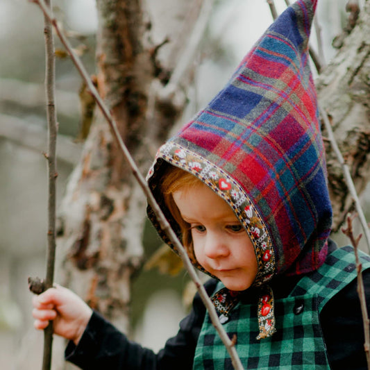 Chapeau Lutin Enfant Bonnet de Pâques 4-8 Ans, Rentrée Maternelle, Cadeaux Enfants, Fée des Bois Cottagecore, Variété de Livres d'Histoires Recyclés