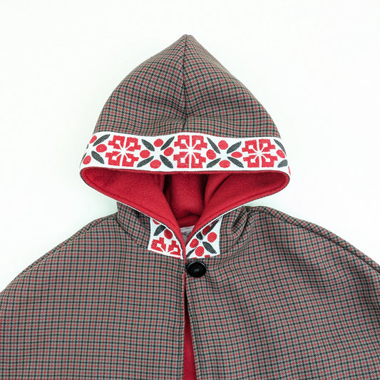 Kids Plaid Christmas Hooded Cloak Cape with Warm Fleece Lining, Christmas Outfit Coat Poncho Winter Gift for Girls Boys Sz Med 5-8 Years