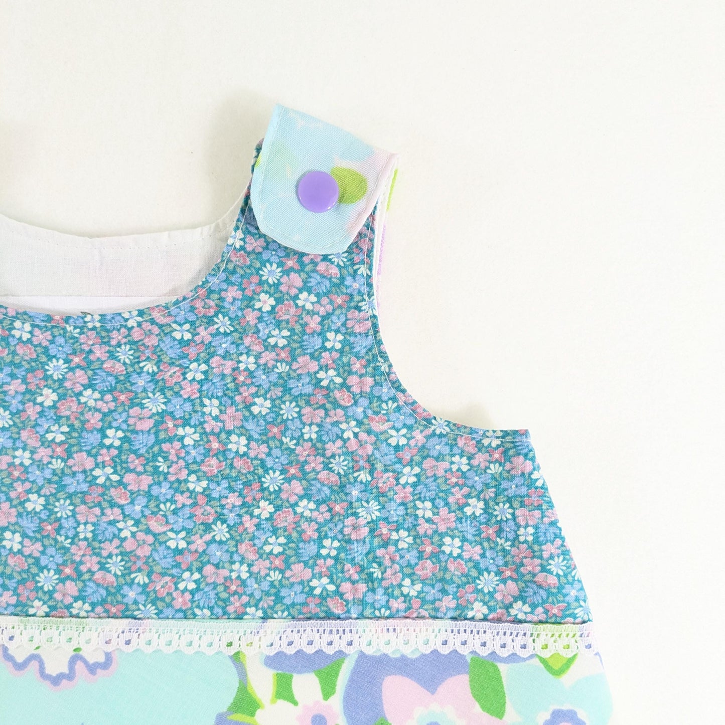 Robe chasuble fleurie bleue patchwork 3M, Robe chasuble unique rétro faite à la main pour bébés filles, 3-6 mois