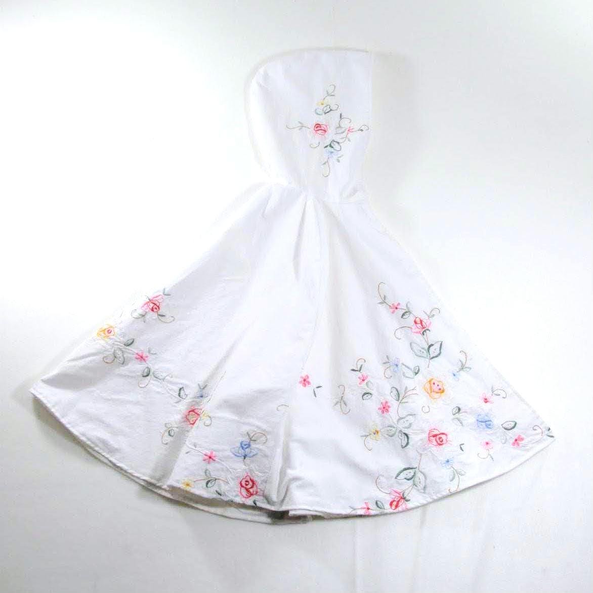 Cape brodée pour filles, cape à capuche en coton à fleurs blanches, cadeau de demoiselle d'honneur, tenue de goûter, élégante et classique, taille S (1-4 ans)