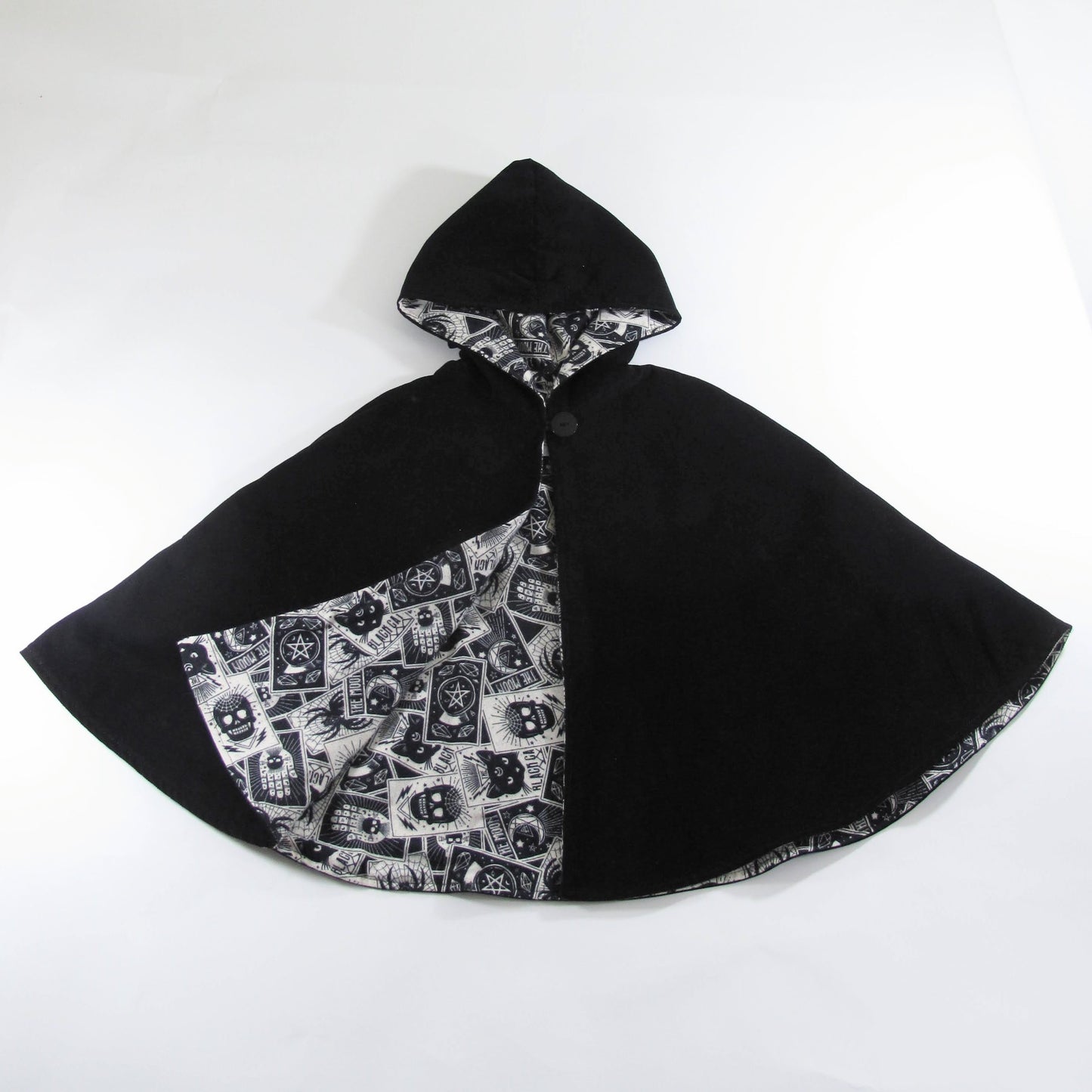 Costume d'Halloween enfant Cape Noire Tarot, Cape en velours côtelé Voyant(e), Cosplay Sorcier(e) Magie Noire Médiévale Tailles 1 - 12 ans