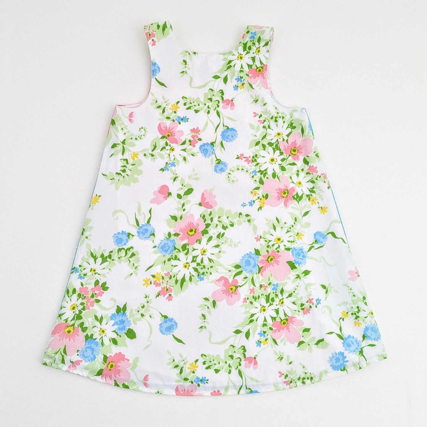 Robe chasuble fleurie tropicale taille 5, Robe d'été fleurie turquoise pour fille, Vêtements de vacances à la plage, Mode enfant faite main