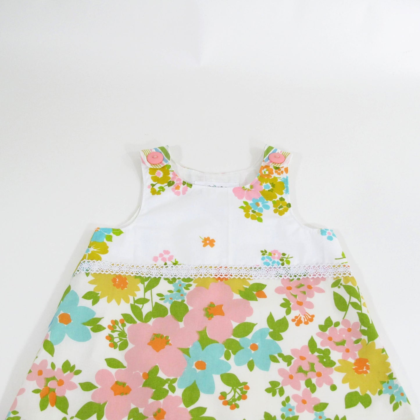 Robe 4T pour petites filles, robe chasuble rétro à rayures florales recyclée à la main de couleur pastel, cadeau pour le 4e anniversaire, tenue pour séance photo, robe d'été pour goûter,