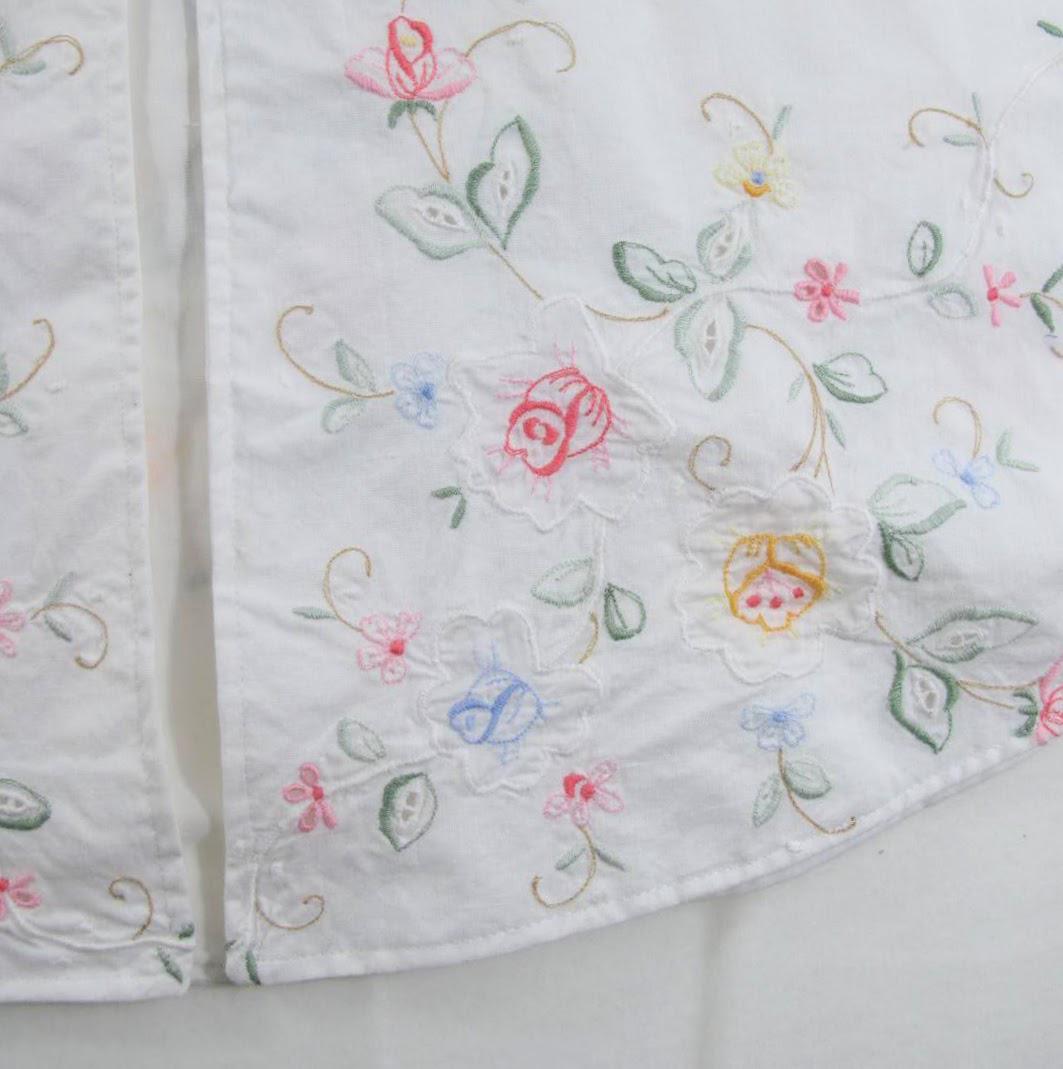 Cape brodée pour filles, cape à capuche en coton à fleurs blanches, cadeau de demoiselle d'honneur, tenue de goûter, élégante et classique, taille S (1-4 ans)