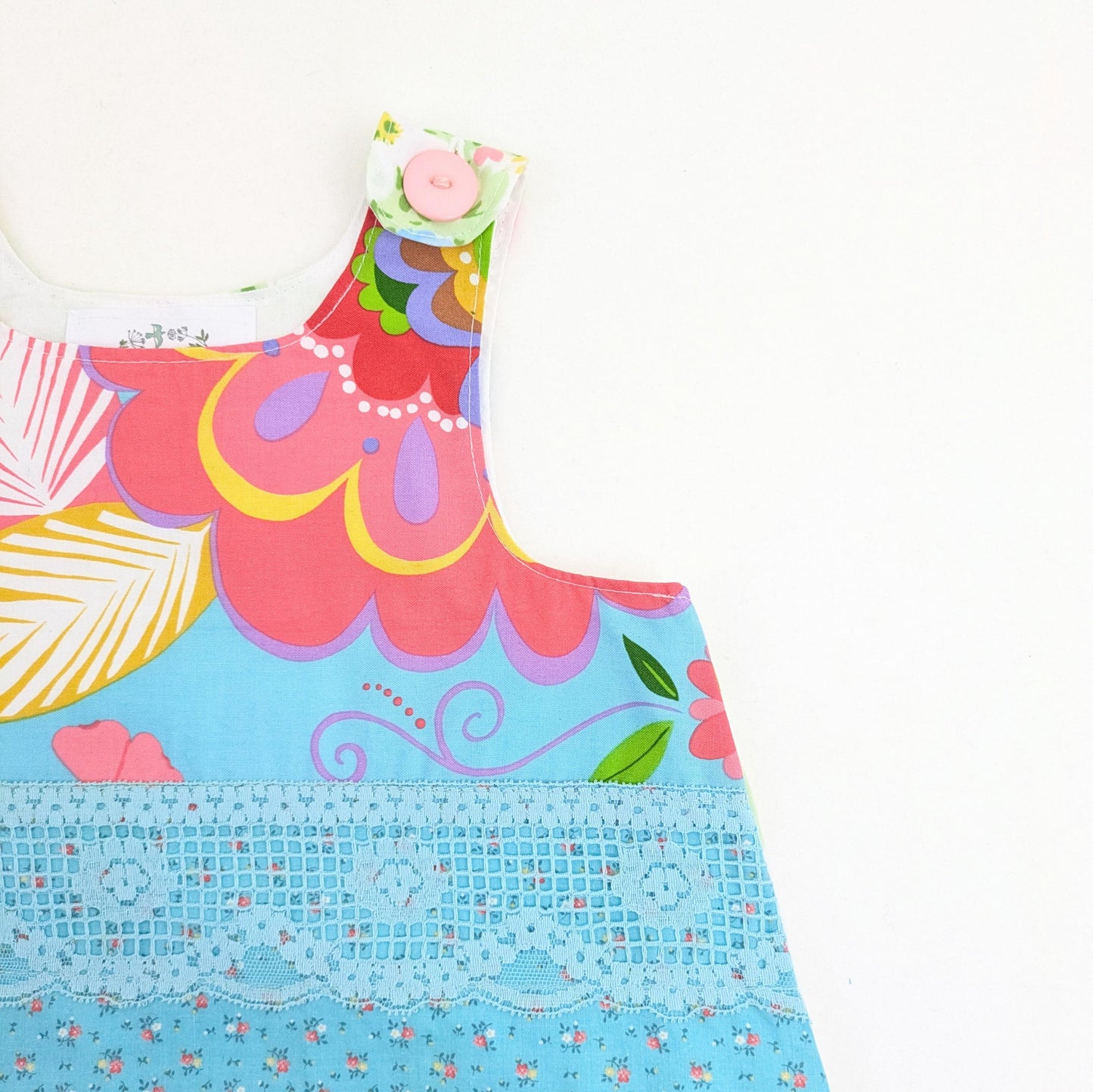 Robe chasuble fleurie tropicale taille 5, Robe d'été fleurie turquoise pour fille, Vêtements de vacances à la plage, Mode enfant faite main
