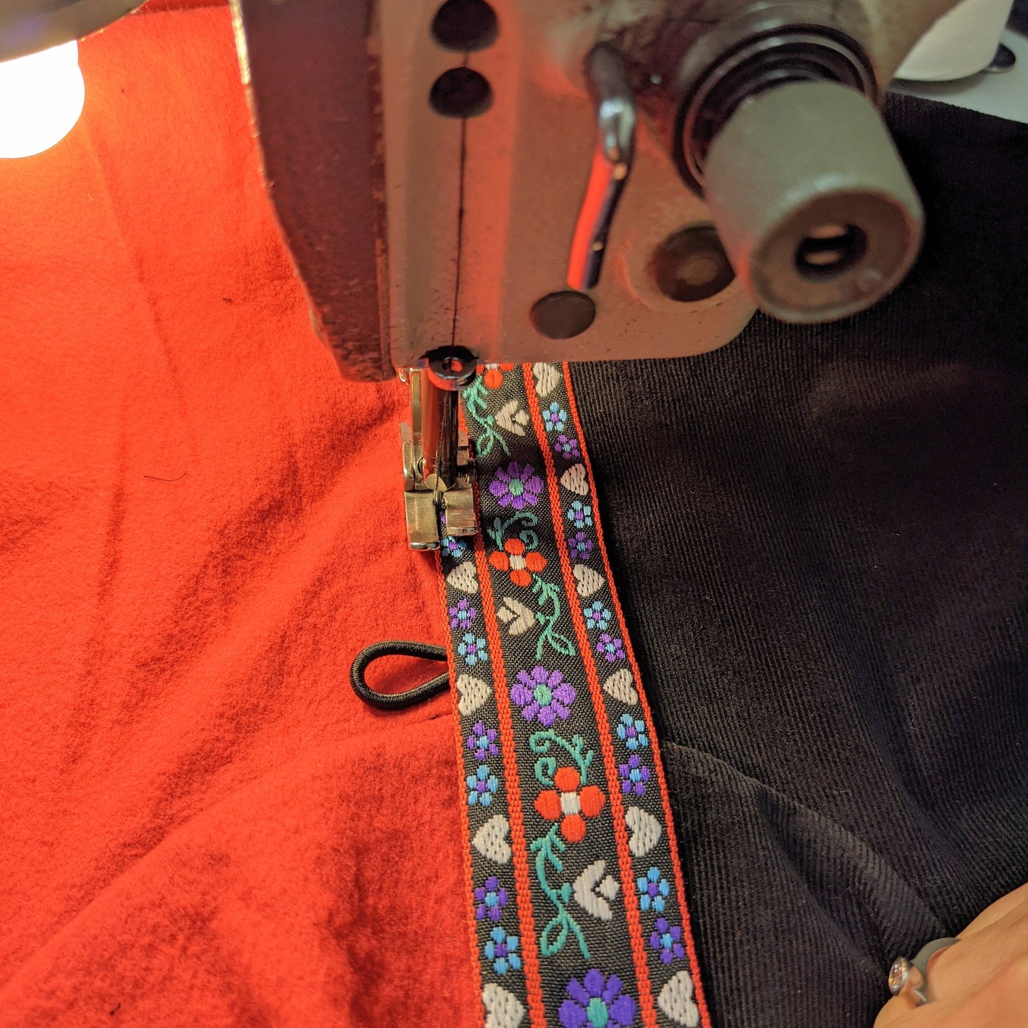 Cape de costume Renaissance à capuche pour filles et garçons, Manteau cape poncho en velours côtelé alpin nordique, Cadeau unique