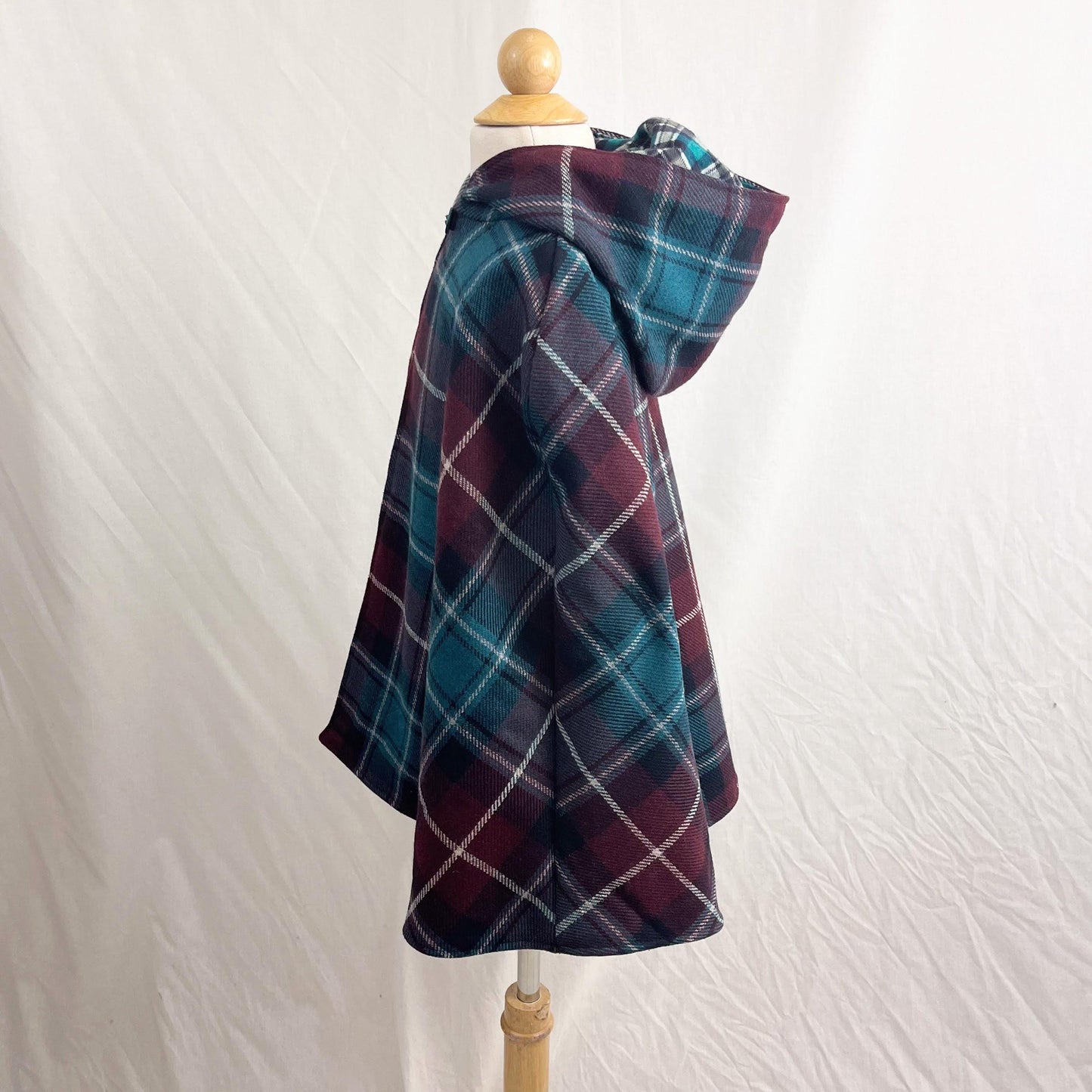 Cape à carreaux pour enfants, cape de Noël forêt, vêtement d'extérieur à capuche conte de fées, poncho en flanelle à carreaux pour enfants filles garçons pour siège auto Taille M (5-8 ans)