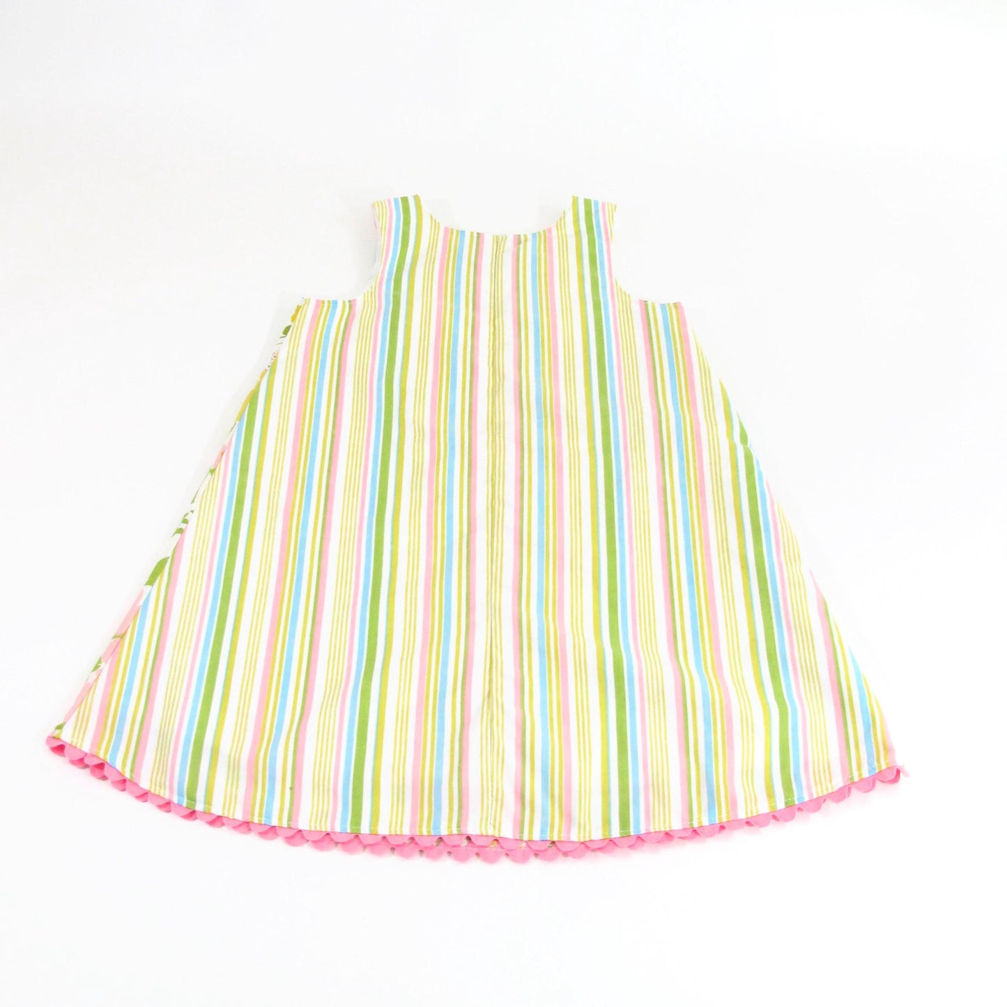 Robe 4T pour petites filles, robe chasuble rétro à rayures florales recyclée à la main de couleur pastel, cadeau pour le 4e anniversaire, tenue pour séance photo, robe d'été pour goûter,