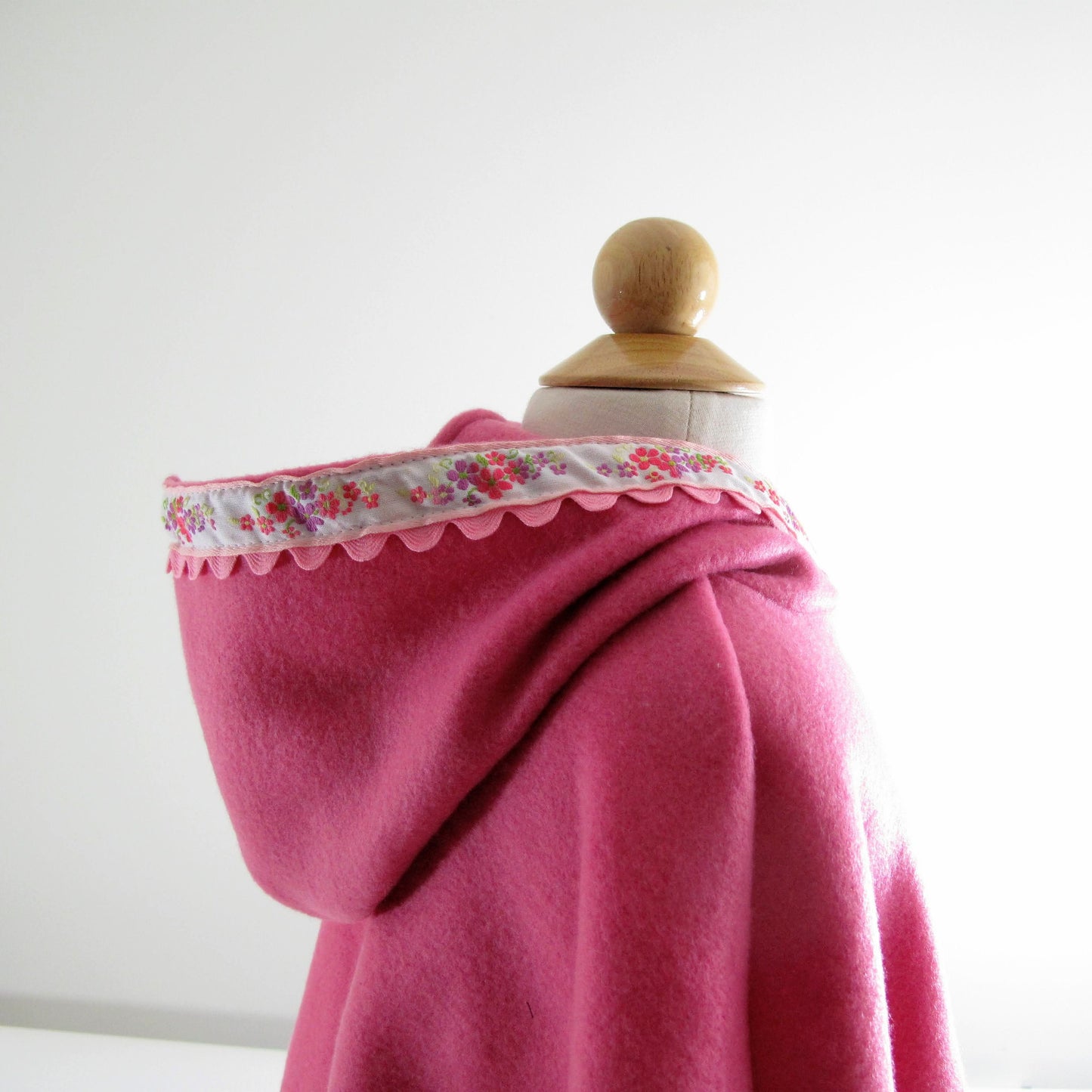 Cape à capuche en polaire pour filles, cape rose à capuche pour filles, tenue de petite fille d'honneur, poncho pour siège auto, cape-manteau, nouveau-né - 12 ans